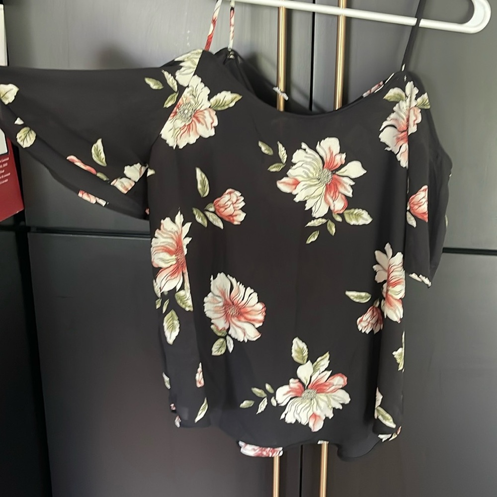 Kaileigh black floral off the shoulder tank